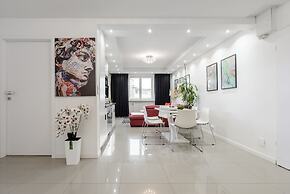 Lumina spacious apart with 3 bedrooms