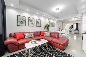 Lumina spacious apart with 3 bedrooms