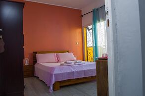 Room-the White-orange Bedroom With a ple