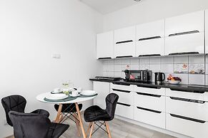 Bright Apartment Międzyzdroje by Renters