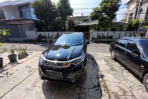 OYO 92725 Regol Srimahi Residence