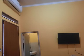 OYO 92725 Regol Srimahi Residence