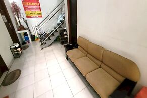 OYO 92725 Regol Srimahi Residence