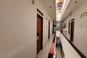 OYO 92725 Regol Srimahi Residence