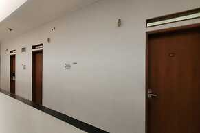 OYO 92725 Regol Srimahi Residence