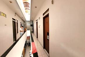 OYO 92725 Regol Srimahi Residence