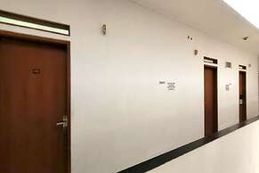 OYO 92725 Regol Srimahi Residence