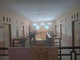 SPOT ON 92730 Lili Kost SyariahNearKetapang Royal City