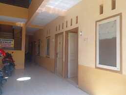 SPOT ON 92730 Lili Kost SyariahNearKetapang Royal City