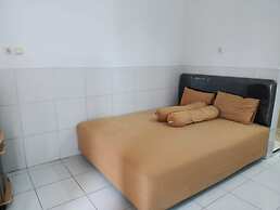 SPOT ON 92730 Lili Kost SyariahNearKetapang Royal City