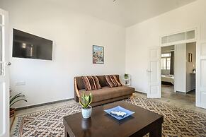 Vintage Charm 1BR Apt w Balcony & View