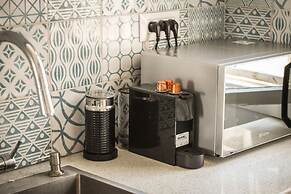 Vintage Charm 1BR Apt w Balcony & View