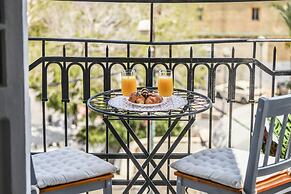 Vintage Charm 1BR Apt w Balcony & View