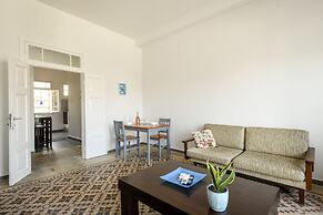 Vintage Charm 1BR Apt w Balcony & View