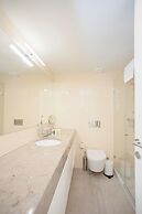 Liiiving in Porto - Haven Pool Apartment
