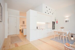 Liiiving in Porto - Haven Pool Apartment