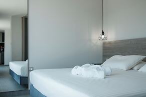 Sky-High Central Penthouse - 02