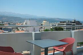 Sky-High Central Penthouse - 02