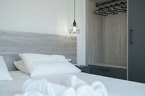 Sky-High Central Penthouse - 02