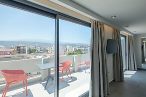 Sky-High Central Penthouse - 02