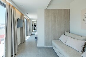 Sky-High Central Penthouse - 02