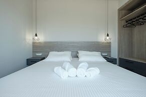 Sky-High Central Penthouse - 02