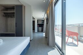 Sky-High Central Penthouse - 02