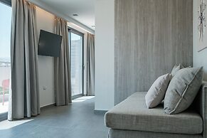 Sky-High Central Penthouse - 02