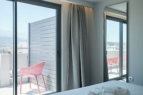 Sky-High Central Penthouse - 02