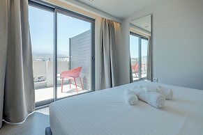 Sky-High Central Penthouse - 02