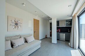 Sky-High Central Penthouse - 02