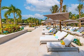 Family Selection At Grand Palladium Kantenah Resort & Spa - All Inclus