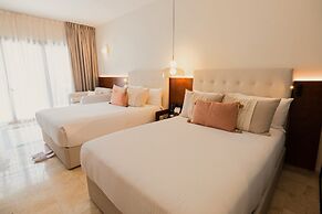 Family Selection At Grand Palladium Kantenah Resort & Spa - All Inclus