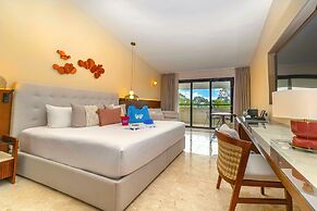 Family Selection At Grand Palladium Kantenah Resort & Spa - All Inclus