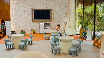 Family Selection At Grand Palladium Kantenah Resort & Spa - All Inclus