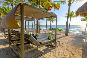 Family Selection At Grand Palladium Kantenah Resort & Spa - All Inclus