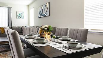 7BR Serene Home Close to Disney, Private Pool, Spa