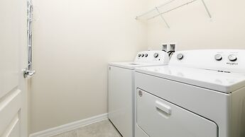 7BR Serene Home Close to Disney, Private Pool, Spa