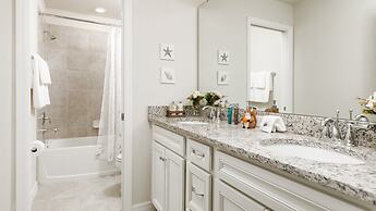 7BR Serene Home Close to Disney, Private Pool, Spa