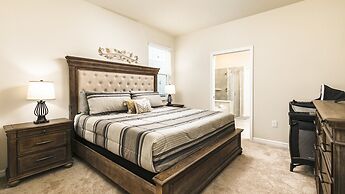 7BR Serene Home Close to Disney, Private Pool, Spa