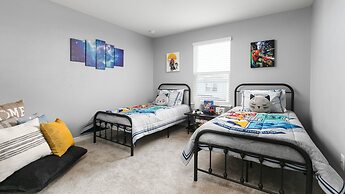 7BR Serene Home Close to Disney, Private Pool, Spa