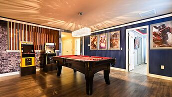 Opulent Villa: Heated Pool, Theater, Game Room