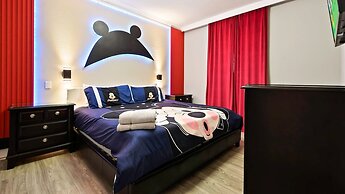 Opulent Villa: Heated Pool, Theater, Game Room