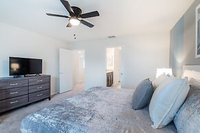 30% Off! Spacious 5BR Home Near Disney, Gameroom