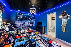 30% Off! Spacious 5BR Home Near Disney, Gameroom