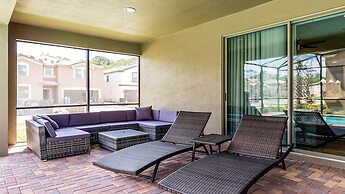 Special Rate Spacious Home With Private Pool!