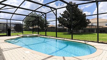 Windsor Hills Cozy Home Pool/spa 2 Mile to Disney
