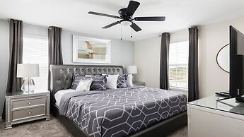 Resort-style Living Near Disney With Pool & Theate