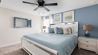 Resort-style Living Near Disney With Pool & Theate