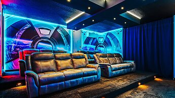 Family-friendly Oasis With Resort Amenities